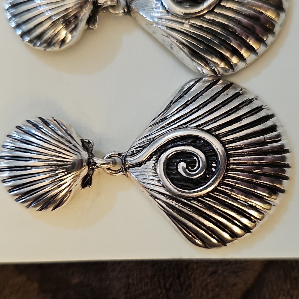 Earrings - Picture 5 of 11